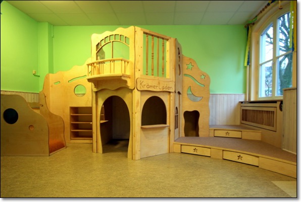 Tischlerei Hamburg Holzwerkstatt Kaesebier - Krippenpodest_tischler_hamburg_nr.1